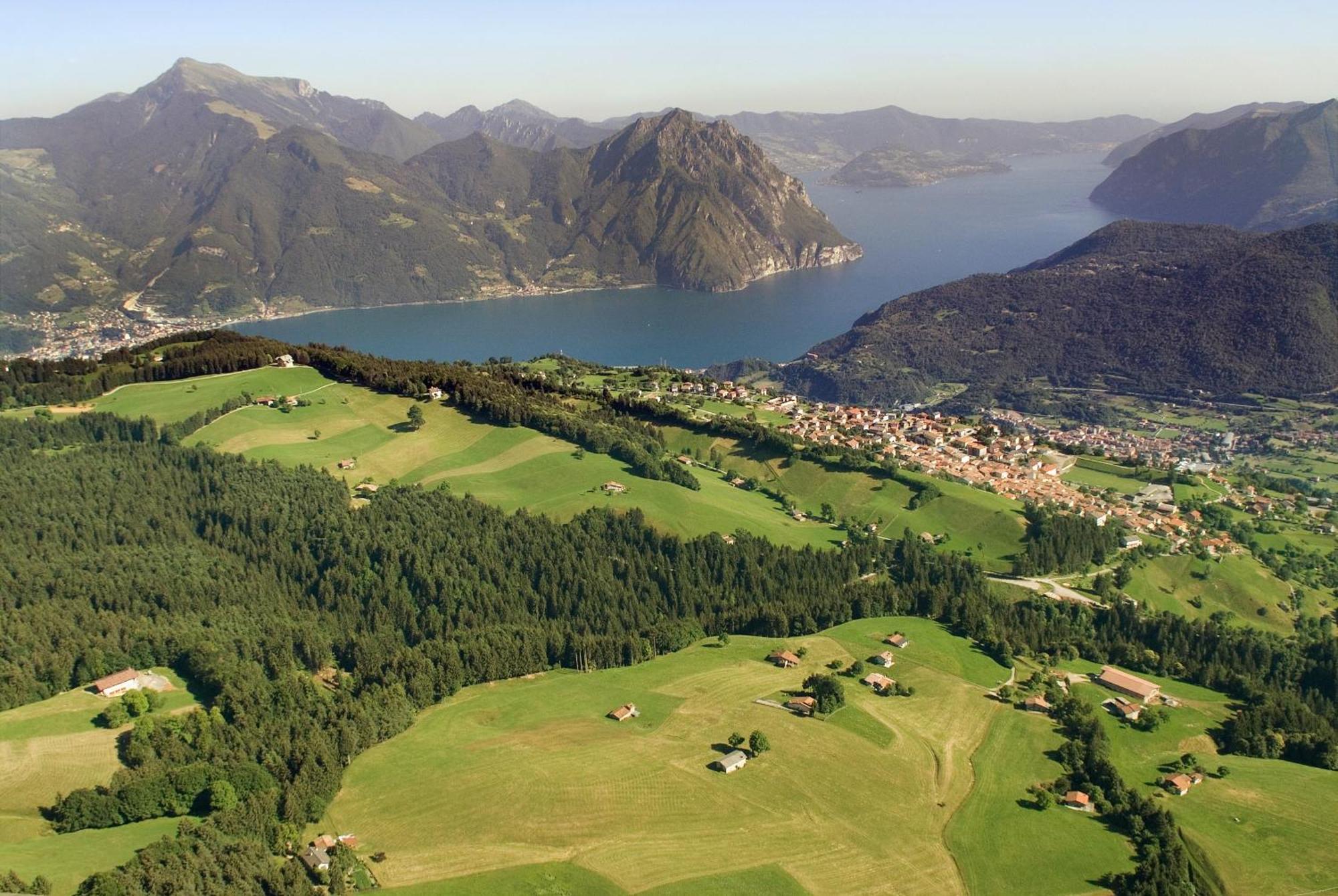 La Casa Sull' Altopiano Mountain Lake Iseo Hospitality Bossico Dış mekan fotoğraf